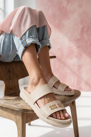 SUMMER SLIPPER